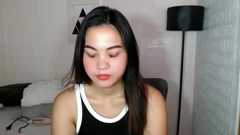 Snapshot of angelavida chatting on 19, 9, 2025 angel- i am new here please do understand that i only get naked on private room thank you online show from 19, 9, 2025