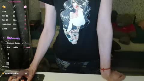 Snapshot of angelcute32 chatting on 12, 10, 2025 AngelCute32 online show from 12, 10, 2025