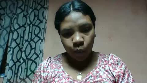 Snapshot of angeleraholiharimalala chatting on 8, 10, 2025 angeleraholiharimalala online show from 8, 10, 2025