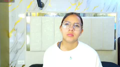 Snapshot of angeles_azul chatting on 25, 6, 2026 angel online show from 25, 6, 2026