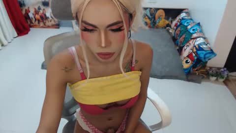 DIVINE ANGEL online show from 13, 11, 2025