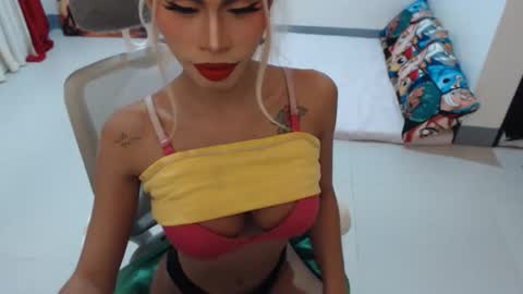 DIVINE ANGEL online show from 14, 1, 2026