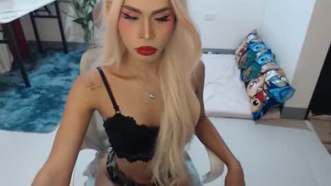 DIVINE ANGEL online show from 16, 2, 2026