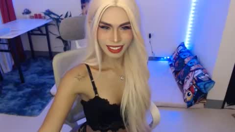 DIVINE ANGEL online show from 17, 2, 2026