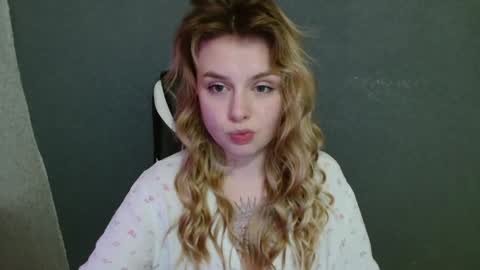 angelicablanch online show from 25, 11, 2025