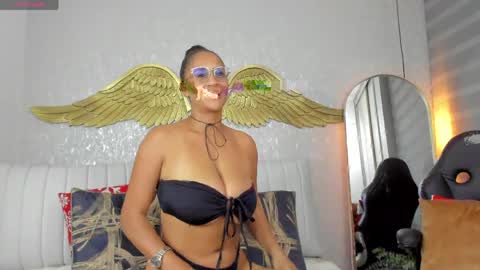 Snapshot of angelina_ruspoli chatting on 1, 5, 2026 Angelina online show from 1, 5, 2026