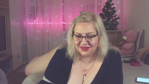 Snapshot of angelinaglam chatting on 20, 12, 2024 AngelinaGlam online show from 20, 12, 2024