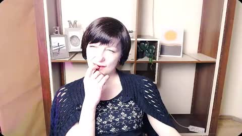 Angelina online show from 8, 4, 2026