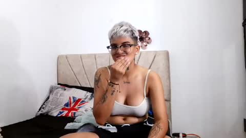 Snapshot of angelinandnini chatting on 17, 7, 2026 angelinandnini online show from 17, 7, 2026