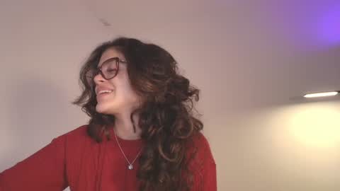 Snapshot of angelinarosss_ chatting on 9, 7, 2026 online show from 9, 7, 2026