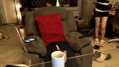 Snapshot of angelinasia chatting on 4, 10, 2025 Angel online show from 4, 10, 2025