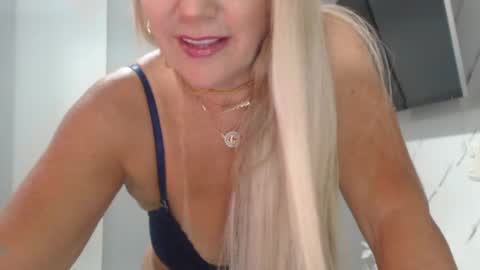 Snapshot of angelinna_12 chatting on 25, 6, 2026 angelinna_12 online show from 25, 6, 2026