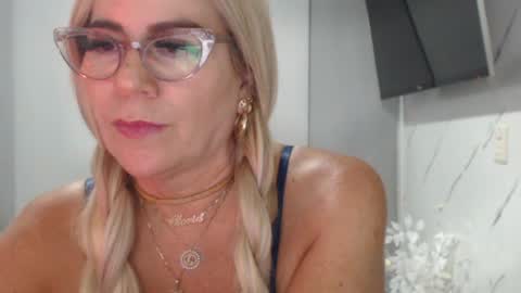 Snapshot of angelinna_12 chatting on 25, 6, 2026 angelinna_12 online show from 25, 6, 2026