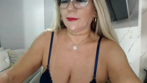 Snapshot of angelinna_12 chatting on 5, 8, 2026 angelinna_12 online show from 5, 8, 2026