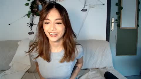 Snapshot of angelkath chatting on 18, 10, 2025 angelkath online show from 18, 10, 2025
