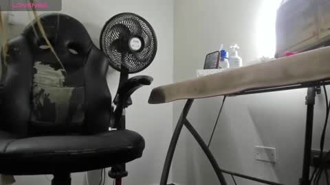 Snapshot of angell_hans11_aws chatting on 24, 12, 2024 Im Angel online show from 24, 12, 2024