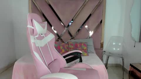 angell_petite01 online show from 9, 3, 2026