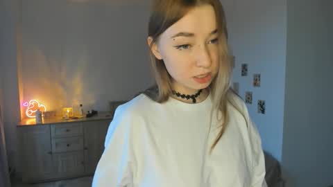 angella_mills online show from 6, 11, 2025