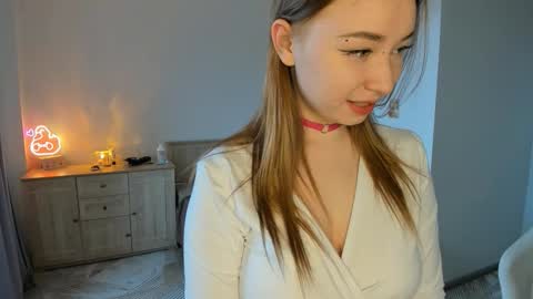 angella_mills online show from 8, 11, 2025