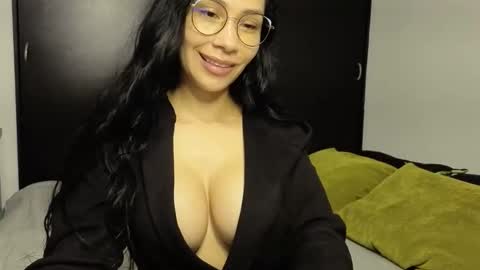  ANGELA ISABELLA  online show from 8, 11, 2025