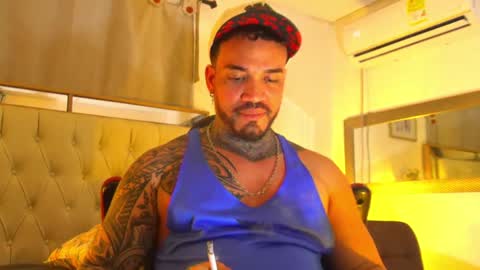Snapshot of angellatino0 chatting on 25, 12, 2024 angellatino0 online show from 25, 12, 2024
