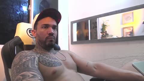Snapshot of angellatino0 chatting on 4, 1, 2025 angellatino0 online show from 4, 1, 2025