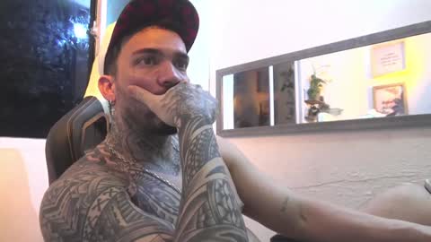 Snapshot of angellatino0 chatting on 4, 1, 2025 angellatino0 online show from 4, 1, 2025