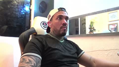 Snapshot of angellatino0 chatting on 5, 1, 2025 angellatino0 online show from 5, 1, 2025
