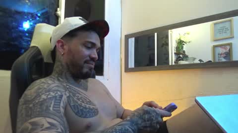 Snapshot of angellatino0 chatting on 12, 1, 2025 angellatino0 online show from 12, 1, 2025