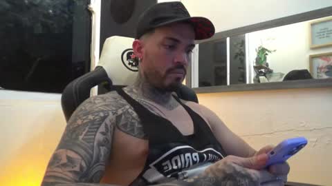 Snapshot of angellatino0 chatting on 28, 1, 2025 angellatino0 online show from 28, 1, 2025