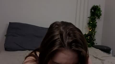 Snapshot of angelluna1 chatting on 19, 4, 2026 angelluna1 online show from 19, 4, 2026