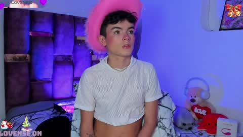 Snapshot of angelocute_ chatting on 11, 12, 2024 Angelo I work from home this is my room online show from 11, 12, 2024