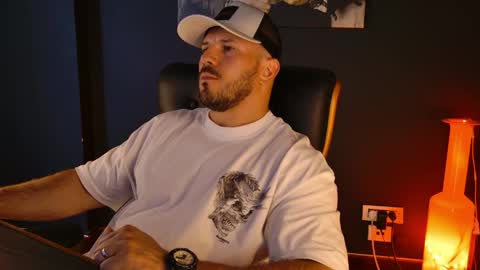 Snapshot of angeloeric chatting on 27, 5, 2026 BlackWolf online show from 27, 5, 2026