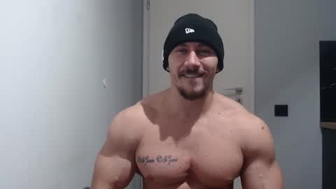  ------- SEX SHOW WITH GUYS AND GIRLS  MUSCLE SHOW online show from 18, 1, 2025