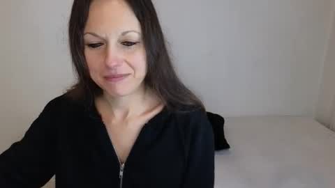 Giulia online show from 12, 2, 2026