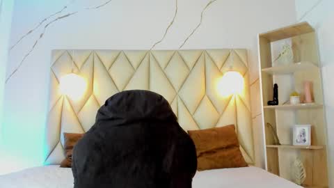 ANGIE online show from 9, 1, 2026