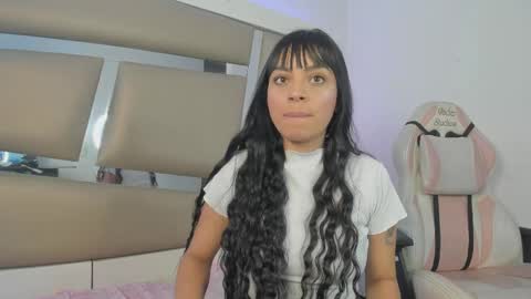 Snapshot of angely_js chatting on 20, 2, 2025 angely_js online show from 20, 2, 2025