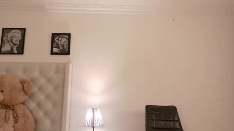 Snapshot of angely_sweet01 chatting on 21, 4, 2026 Angely online show from 21, 4, 2026