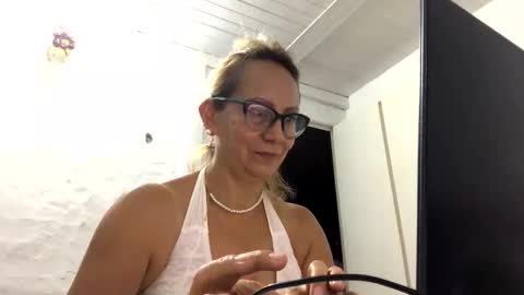 Snapshot of angelycute476334 chatting on 5, 10, 2025 angelycute476334 online show from 5, 10, 2025