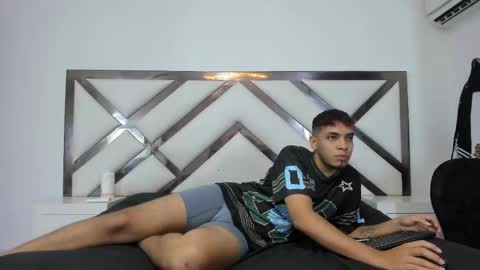 Snapshot of angelydemonxx chatting on 9, 10, 2025 Angelydemonxx online show from 9, 10, 2025