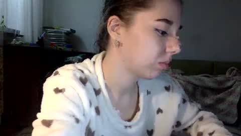 Snapshot of angle_cute05 chatting on 21, 4, 2026 Angel Cute online show from 21, 4, 2026
