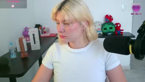 Snapshot of ania_mml chatting on 9, 6, 2026 Ania online show from 9, 6, 2026