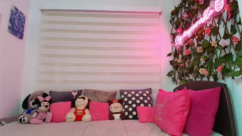 laura  online show from 20, 12, 2025