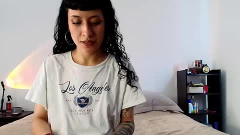 Snapshot of anika_lowen chatting on 5, 3, 2025 Anika And Lowen Your Thumbs Up Are Super Important For Us online show from 5, 3, 2025