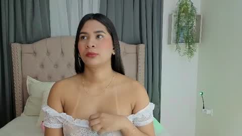 Snapshot of anittafoxx chatting on 4, 7, 2026 anittafoxx online show from 4, 7, 2026