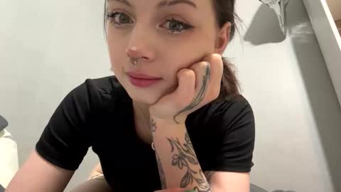 AnmiXHot online show from 24, 10, 2025