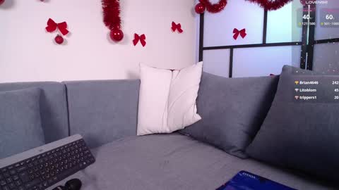 Snapshot of anna_bones chatting on 5, 1, 2025 Anna online show from 5, 1, 2025