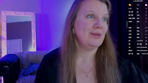 Snapshot of anna_bones chatting on 18, 9, 2025 Anna online show from 18, 9, 2025