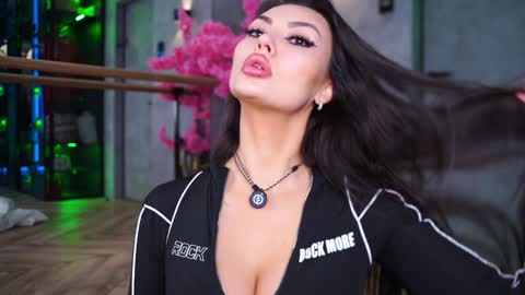 Snapshot of anna_purna chatting on 4, 12, 2024 AnnaPurna online show from 4, 12, 2024