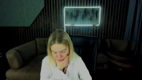 anna_snow9 online show from 3, 12, 2025